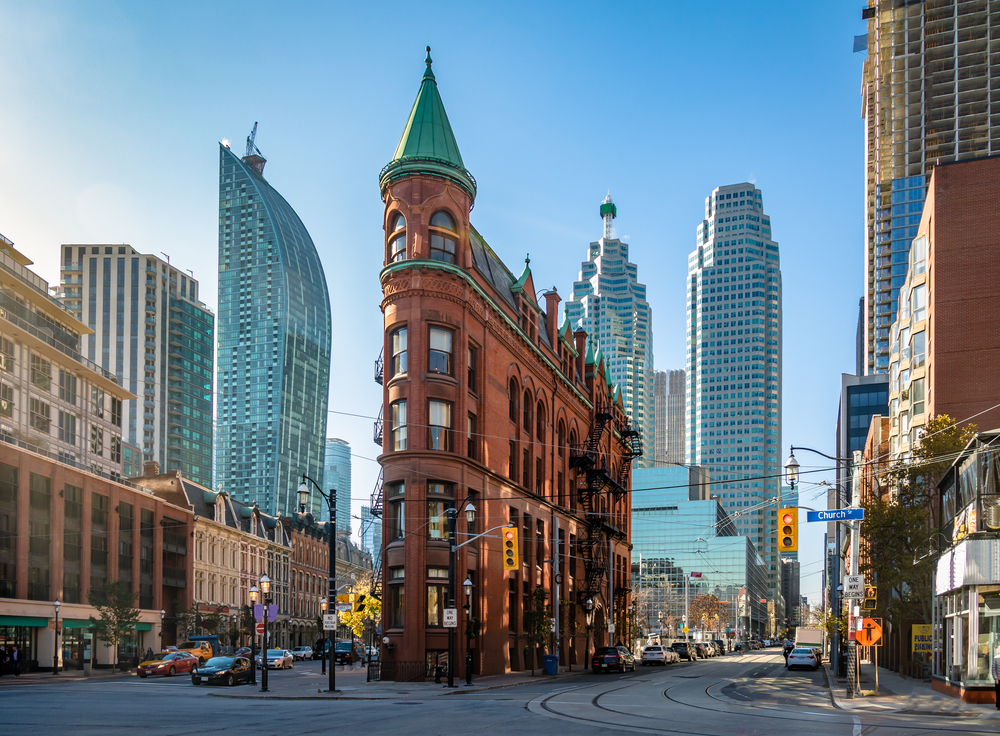 Top 5 Must-See Toronto Attractions